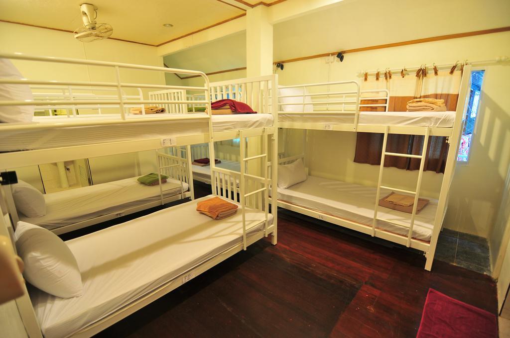 October Hostel Phi Phi Don Pokoj fotografie